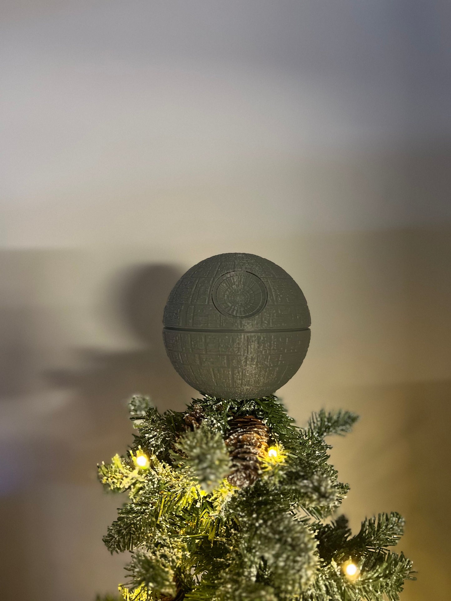 Starwars - Death star - Tree toper - Ornament - Christmas Decor - Holiday Home - Holiday Decor  - Christmas Gift - Star Wars - Gifts